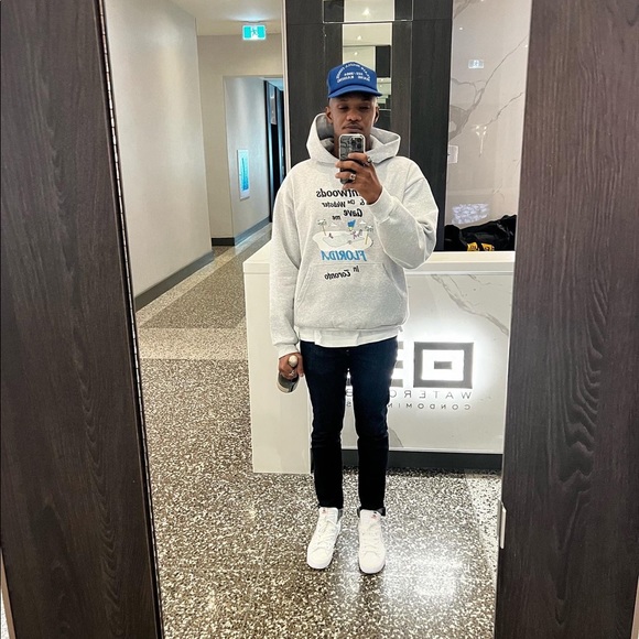 Meet your Posher, Derrick - Picture 1 of 1